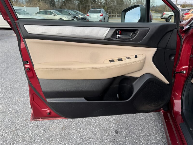 2016 Subaru Legacy 2.5i Premium - Photo 9 - Jonestown, PA 17038