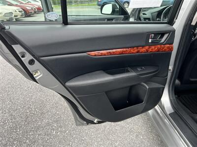 2011 Subaru Legacy 3.6R Limited   - Photo 10 - Jonestown, PA 17038