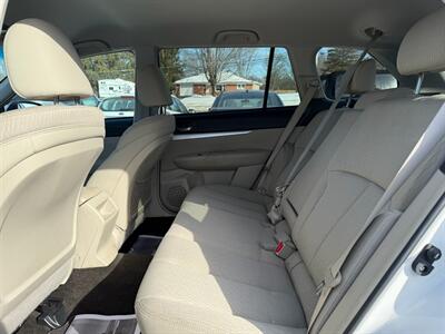 2011 Subaru Outback 2.5i Premium - Photo 12 - Jonestown, PA 17038