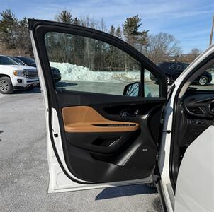 2017 Buick Encore Premium   - Photo 9 - Jonestown, PA 17038