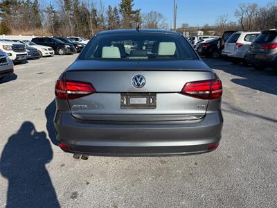 2016 Volkswagen Jetta 1.8T Sport   - Photo 7 - Jonestown, PA 17038