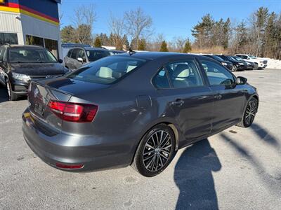 2016 Volkswagen Jetta 1.8T Sport   - Photo 6 - Jonestown, PA 17038