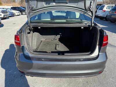 2016 Volkswagen Jetta 1.8T Sport   - Photo 13 - Jonestown, PA 17038