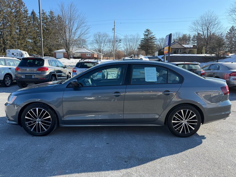2016 Volkswagen Jetta 1.8T Sport   - Photo 1 - Jonestown, PA 17038