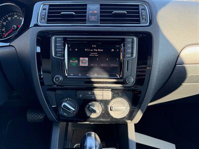 2016 Volkswagen Jetta 1.8T Sport   - Photo 17 - Jonestown, PA 17038