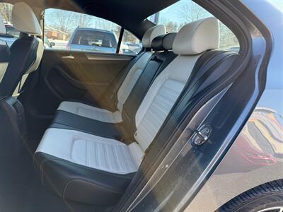 2016 Volkswagen Jetta 1.8T Sport   - Photo 11 - Jonestown, PA 17038