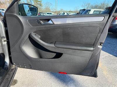 2016 Volkswagen Jetta 1.8T Sport   - Photo 23 - Jonestown, PA 17038