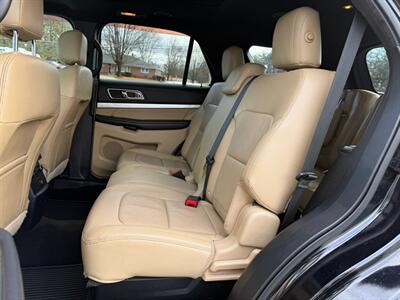 2016 Ford Explorer XLT   - Photo 11 - Jonestown, PA 17038