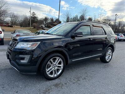 2016 Ford Explorer XLT   - Photo 2 - Jonestown, PA 17038