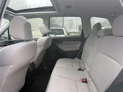 2018 Subaru Forester 2.5i Premium   - Photo 12 - Jonestown, PA 17038