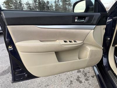 2014 Subaru Legacy 2.5i Premium   - Photo 7 - Jonestown, PA 17038