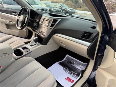 2014 Subaru Legacy 2.5i Premium   - Photo 15 - Jonestown, PA 17038