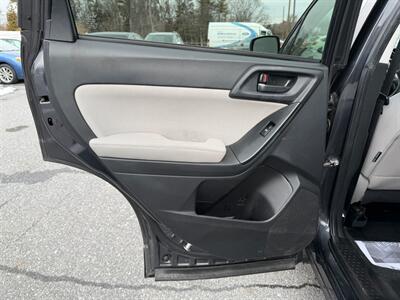 2015 Subaru Forester 2.5i Premium   - Photo 12 - Jonestown, PA 17038