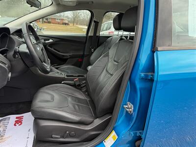 2015 Ford Focus SE   - Photo 9 - Jonestown, PA 17038