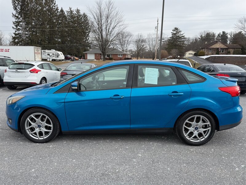 2015 Ford Focus SE   - Photo 1 - Jonestown, PA 17038