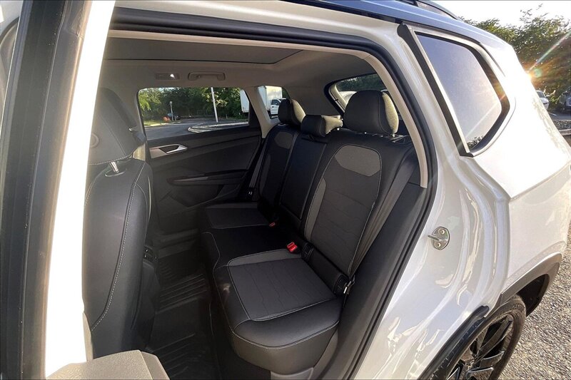 2025 Volkswagen Taos SE Black - Photo 25 - Ponce, AL 00717