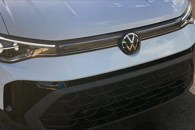 2025 Volkswagen Taos SE Black - Photo 29 - Ponce, AL 00717