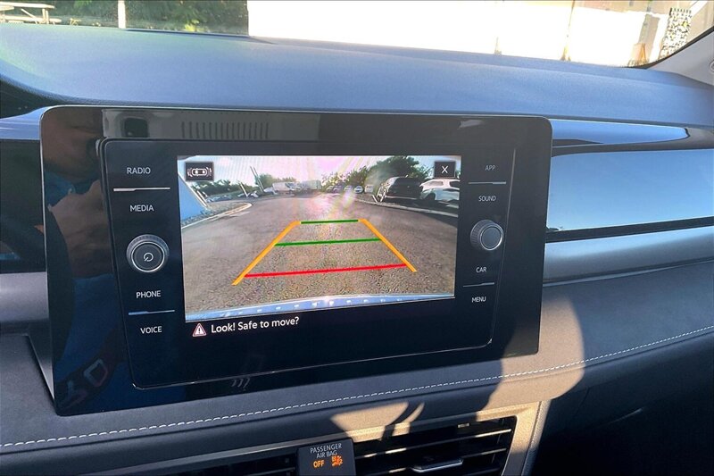 2025 Volkswagen Taos SE Black - Photo 20 - Ponce, AL 00717