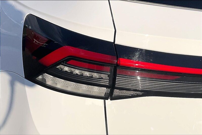 2025 Volkswagen Taos SE Black - Photo 28 - Ponce, AL 00717