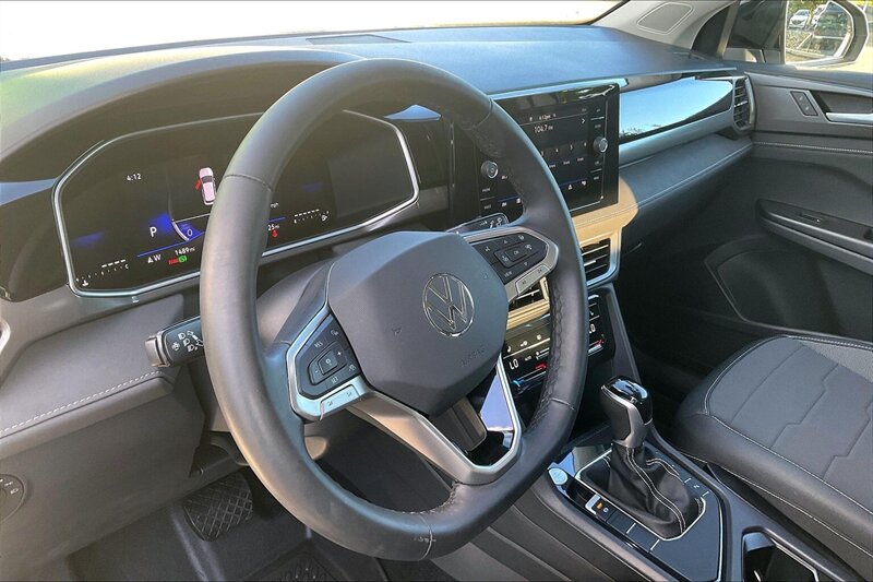 2025 Volkswagen Taos SE Black - Photo 13 - Ponce, AL 00717