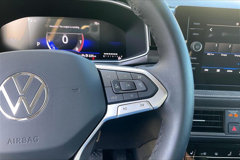 2025 Volkswagen Taos SE Black - Photo 18 - Ponce, AL 00717