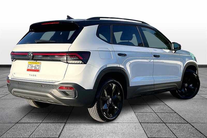 2025 Volkswagen Taos SE Black - Photo 12 - Ponce, AL 00717