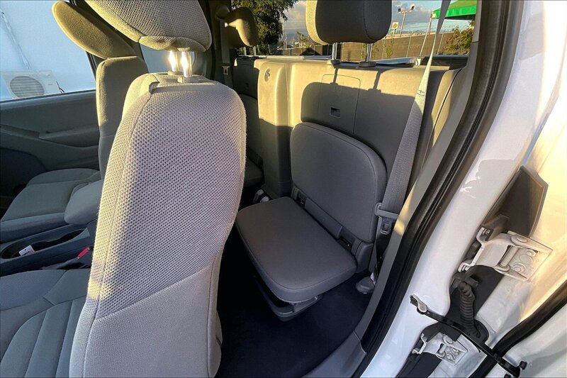 2021 Nissan Frontier SV - Photo 27 - Ponce, AL 00717