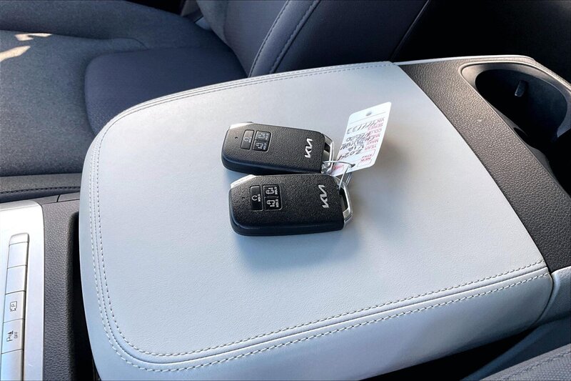 2024 Kia Carnival LX - Photo 11 - Ponce, AL 00717
