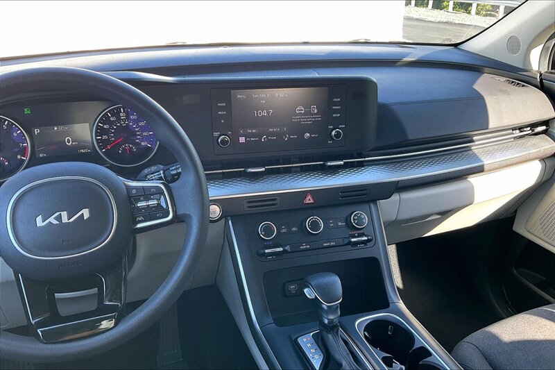 2024 Kia Carnival LX - Photo 6 - Ponce, AL 00717