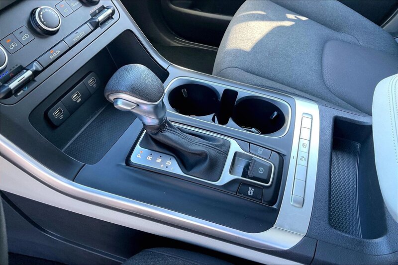 2024 Kia Carnival LX - Photo 17 - Ponce, AL 00717