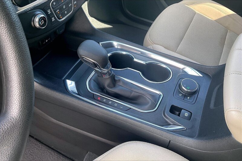 2023 Chevrolet Traverse LS - Photo 16 - Ponce, AL 00717