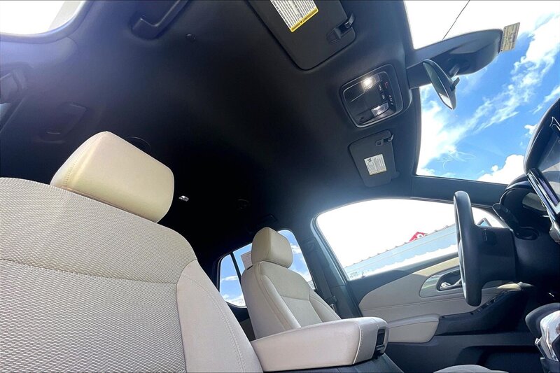 2023 Chevrolet Traverse LS - Photo 21 - Ponce, AL 00717