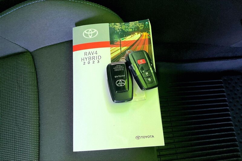 2023 Toyota RAV4 Hybrid SE - Photo 11 - Ponce, AL 00717