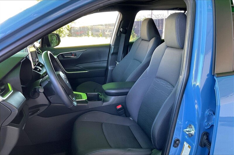 2023 Toyota RAV4 Hybrid SE - Photo 25 - Ponce, AL 00717