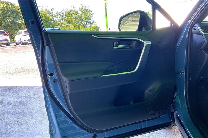 2023 Toyota RAV4 Hybrid SE - Photo 23 - Ponce, AL 00717