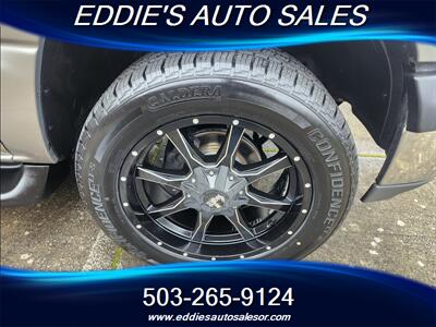 2001 Chevrolet Tahoe LS   - Photo 2 - Gresham, OR 97080