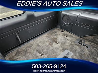 2001 Chevrolet Tahoe LS   - Photo 10 - Gresham, OR 97080