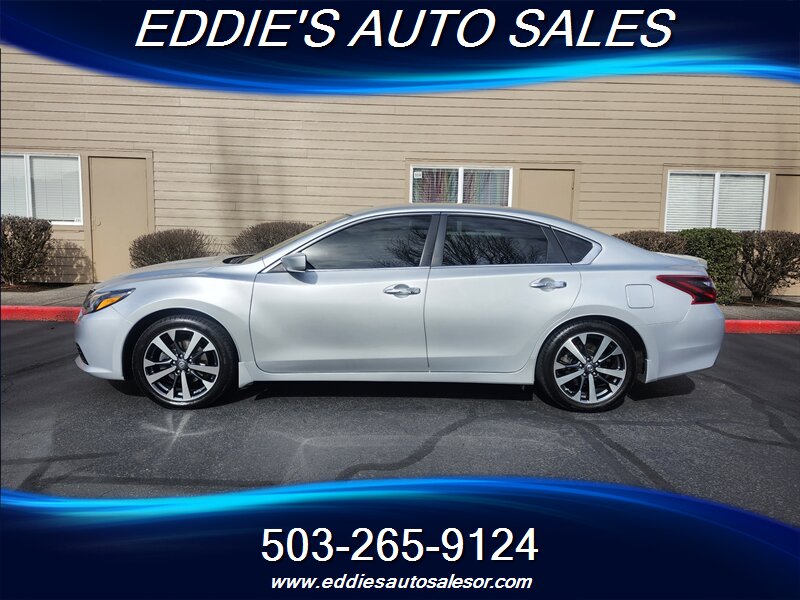 2017 Nissan Altima 2.5 SR LIKE NEW LOW MILES   - Photo 1 - Gresham, OR 97080