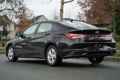 2022 Hyundai ELANTRA SEL IVT   - Photo 2 - Surrey, BC V4N 0V9