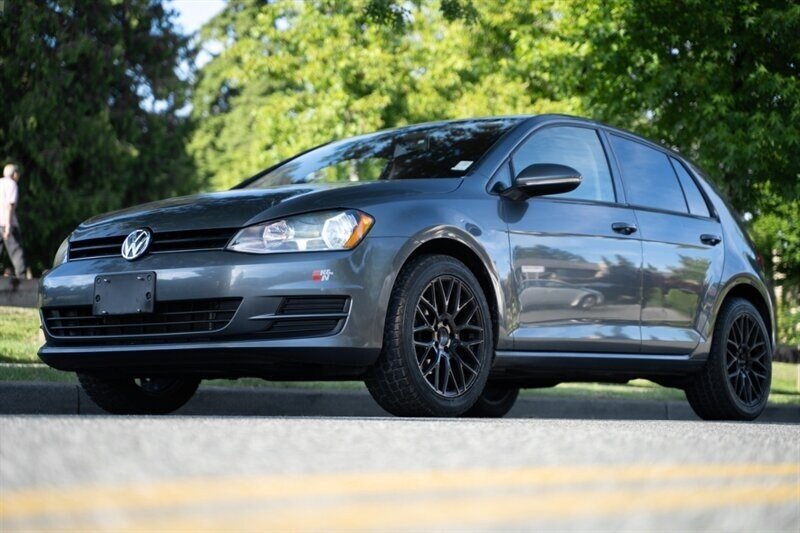 2017 Volkswagen Golf TSI S   - Photo 1 - Surrey, BC V4N 0V9