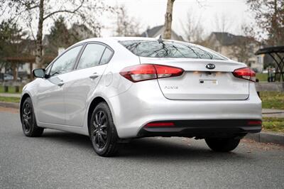 2018 Kia Forte LX Auto   - Photo 2 - Surrey, BC V4N 0V9