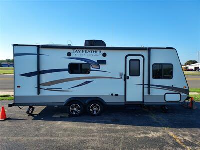 2015 Jayco FEATHER LIGHT X23B  HYBRID - Photo 2 - Rochelle, IL 61068
