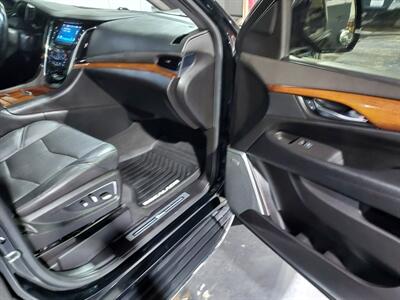 2016 Cadillac Escalade ESV Luxury Collection  6.2 4X4 - Photo 29 - Rochelle, IL 61068