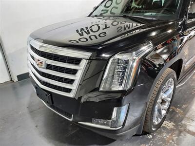 2016 Cadillac Escalade ESV Luxury Collection  6.2 4X4 - Photo 3 - Rochelle, IL 61068