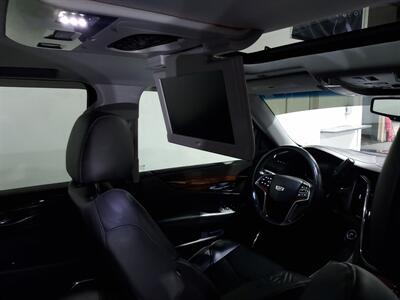 2016 Cadillac Escalade ESV Luxury Collection  6.2 4X4 - Photo 36 - Rochelle, IL 61068