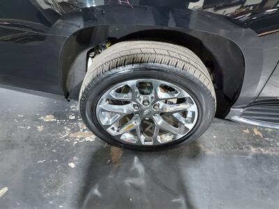 2016 Cadillac Escalade ESV Luxury Collection  6.2 4X4 - Photo 31 - Rochelle, IL 61068