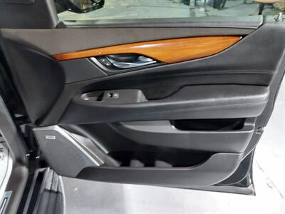 2016 Cadillac Escalade ESV Luxury Collection  6.2 4X4 - Photo 28 - Rochelle, IL 61068