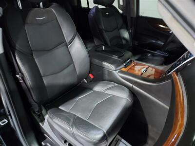 2016 Cadillac Escalade ESV Luxury Collection  6.2 4X4 - Photo 30 - Rochelle, IL 61068