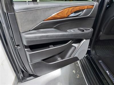 2016 Cadillac Escalade ESV Luxury Collection  6.2 4X4 - Photo 25 - Rochelle, IL 61068