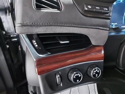 2016 Cadillac Escalade ESV Luxury Collection  6.2 4X4 - Photo 18 - Rochelle, IL 61068